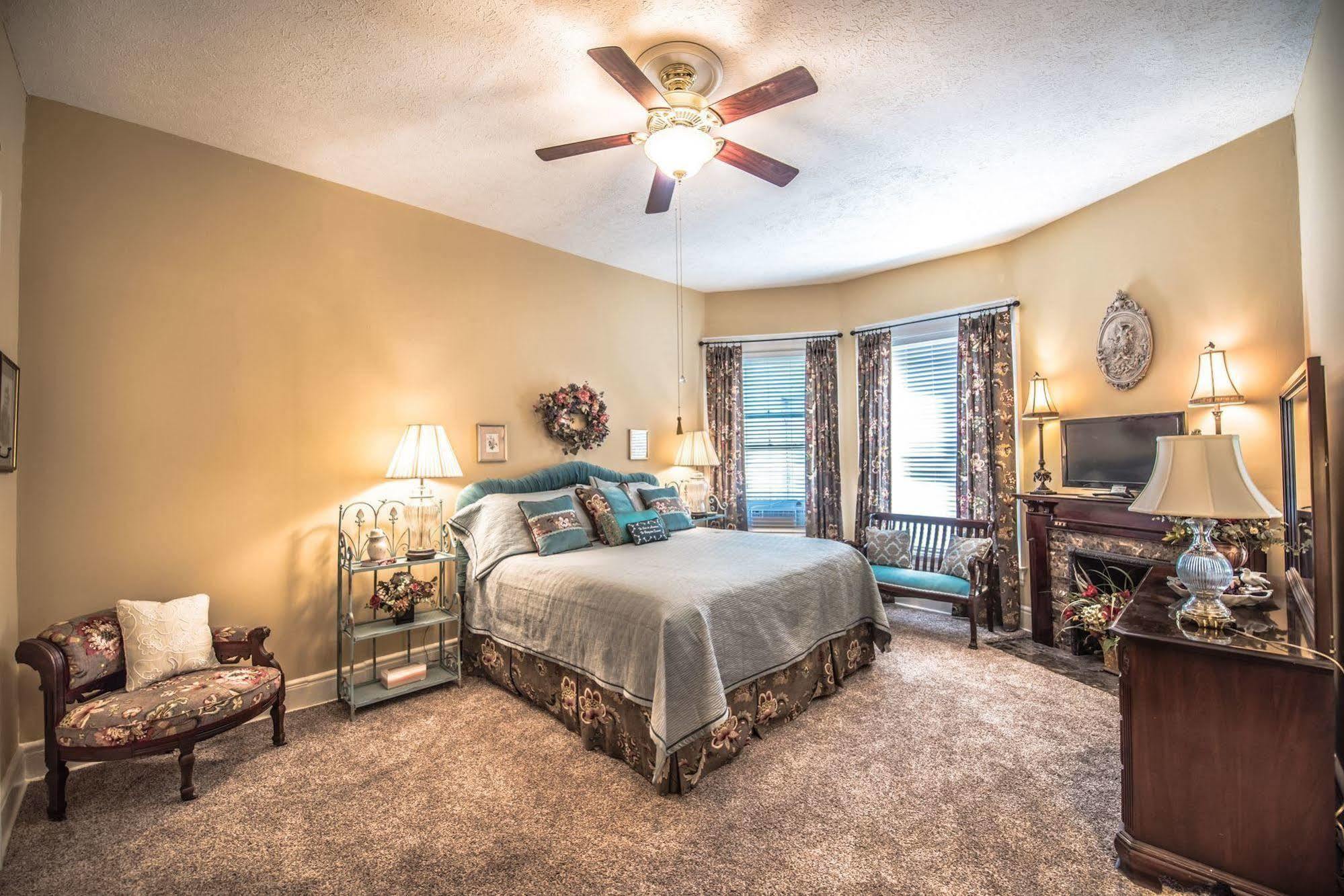 Inn At St James Court Louisville Eksteriør bilde