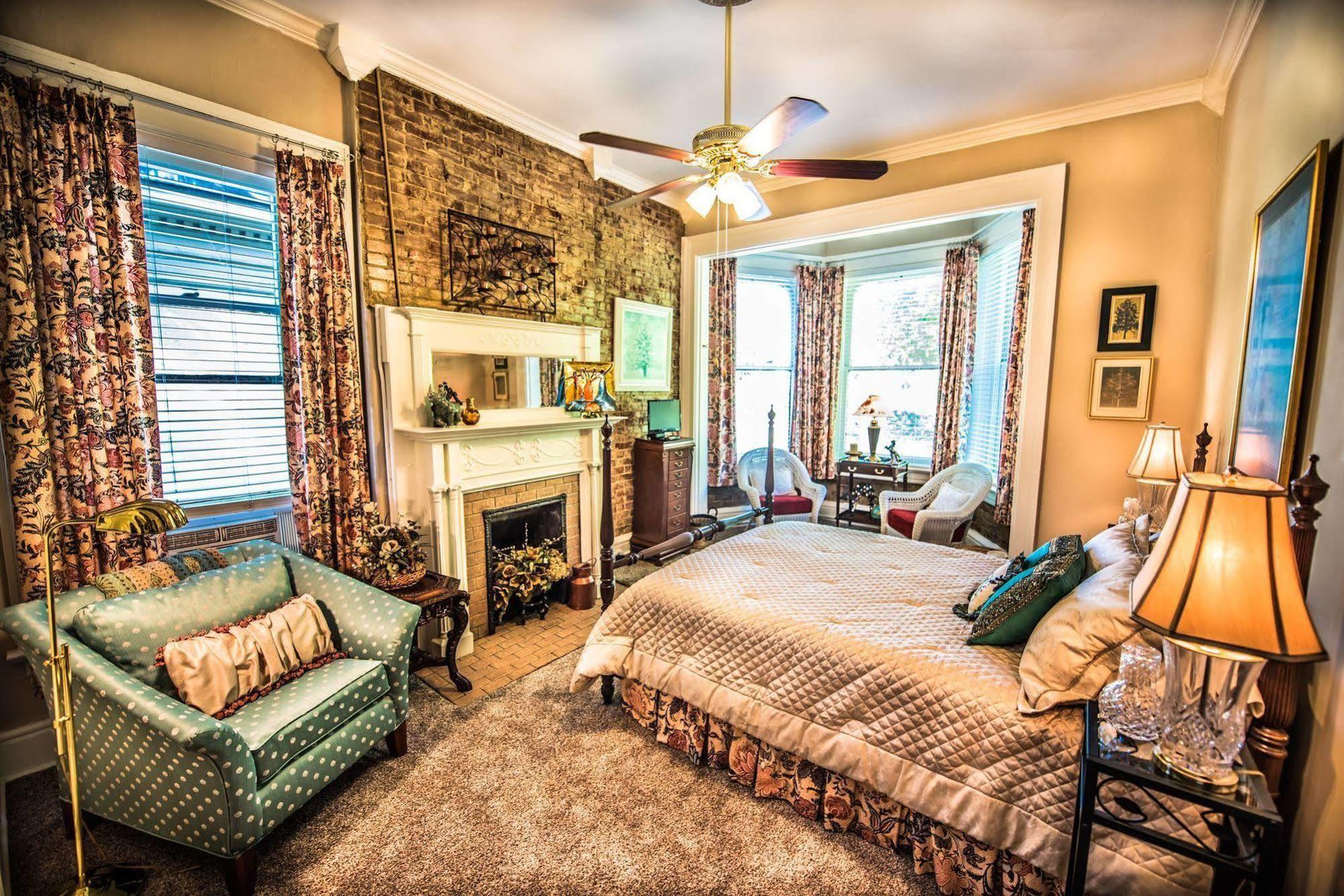 Inn At St James Court Louisville Eksteriør bilde